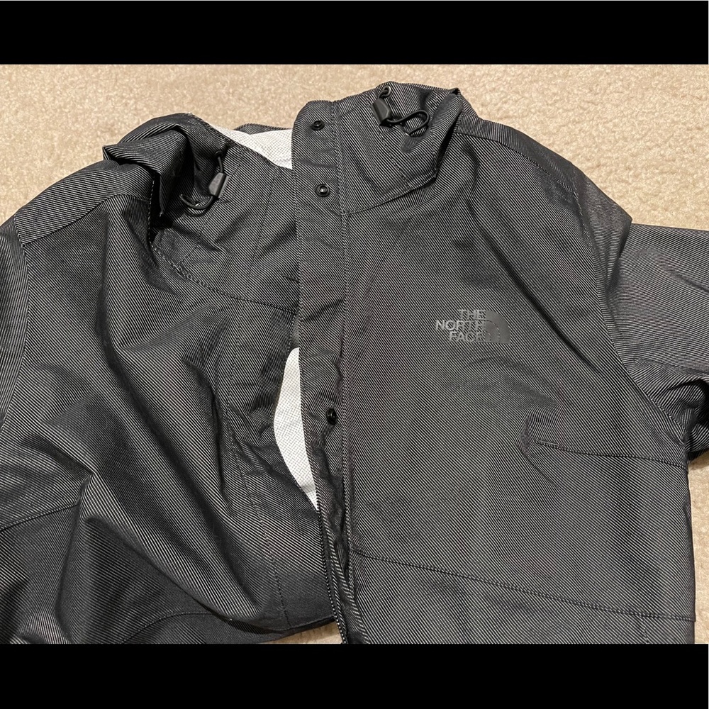 BNWOT The North Face gray size small jacket